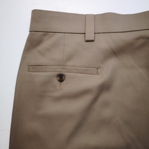 NWT Haggar Cool Right Men's Size 42/32 Flat Front Straight Fit Tan Pants - Picture 10 of 16
